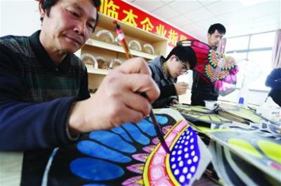 雙林綾絹風(fēng)箏飛向海內(nèi)外 傳統(tǒng)工藝又回來了